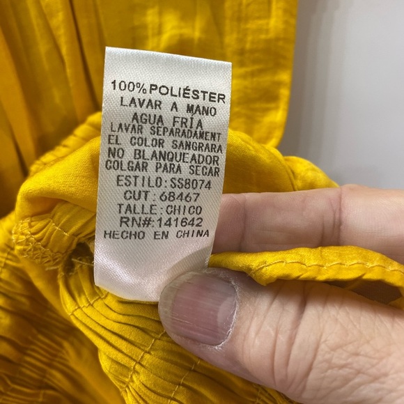 Gold puff sleeve smocked top Sz S boat neckline wide elastic waist, satin feel - Picture 5 of 11